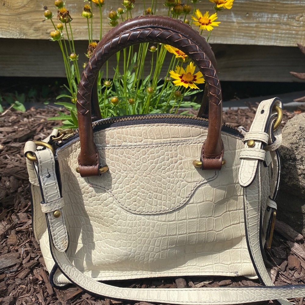 ⭐️⭐️FRYE Bianca satchel⭐️⭐️ rare find